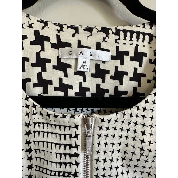 Women's NWOT CAbi Full Zip Geometric Pattern Crop Bomber SS Jacket Stretch MED - Picture 2 of 7